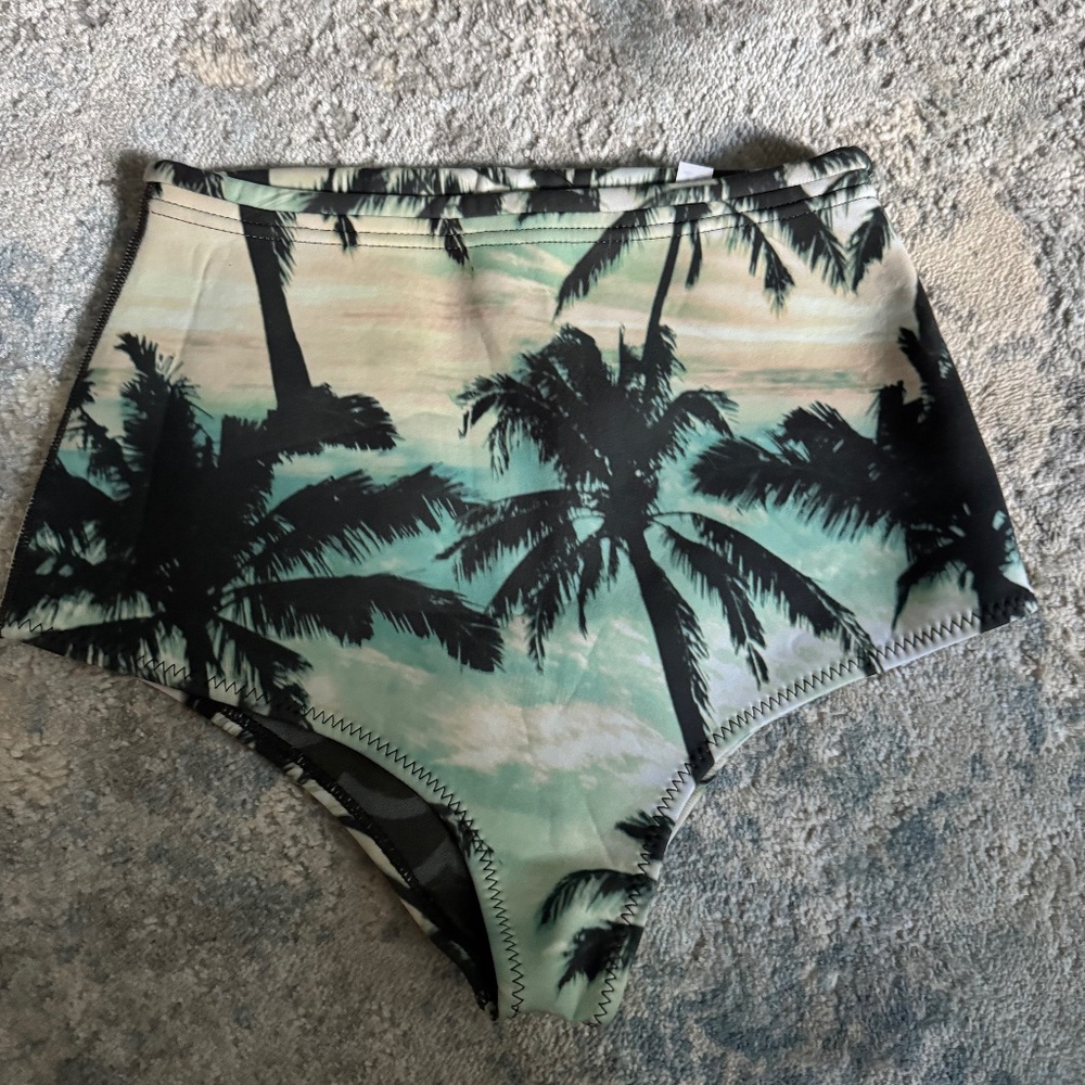 Billabong wetsuit bikini bottoms